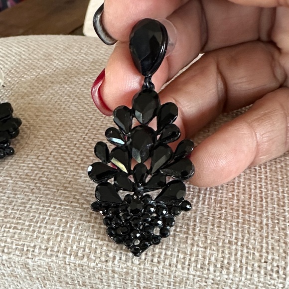 Elegant Black Rhinestone Statement Earrings - Picture 2 of 7